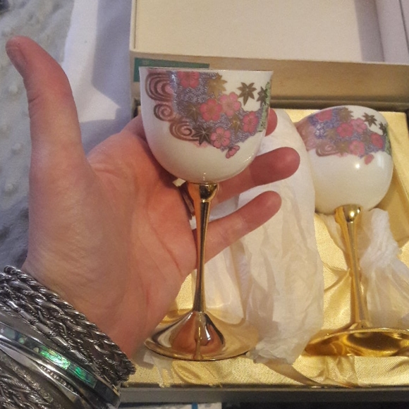 Pair of Beautiful Goblets - Picture 3 of 4